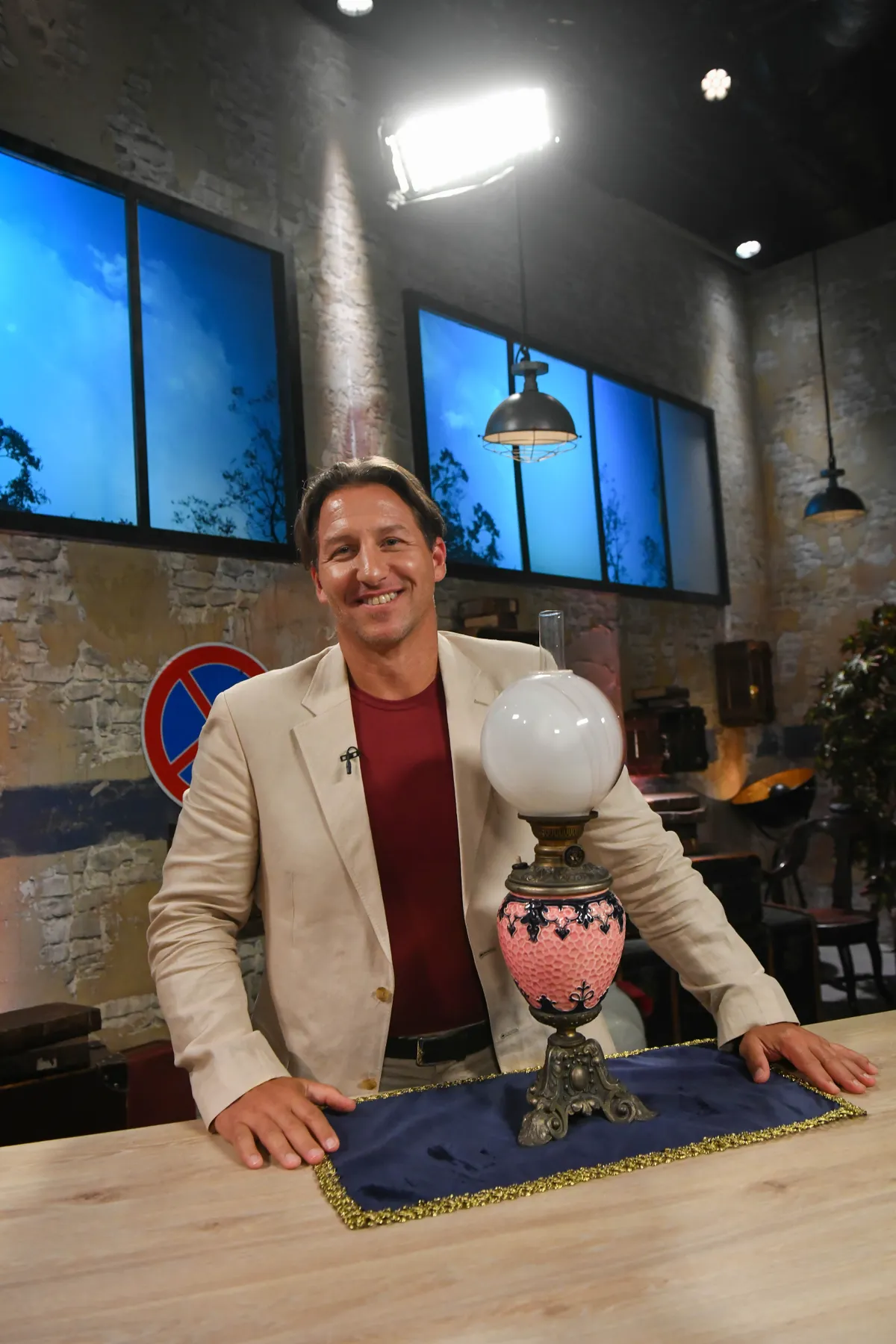 100 éves lámpát hoz Fodor Rajmund a Kincsvadászok VIP-ba