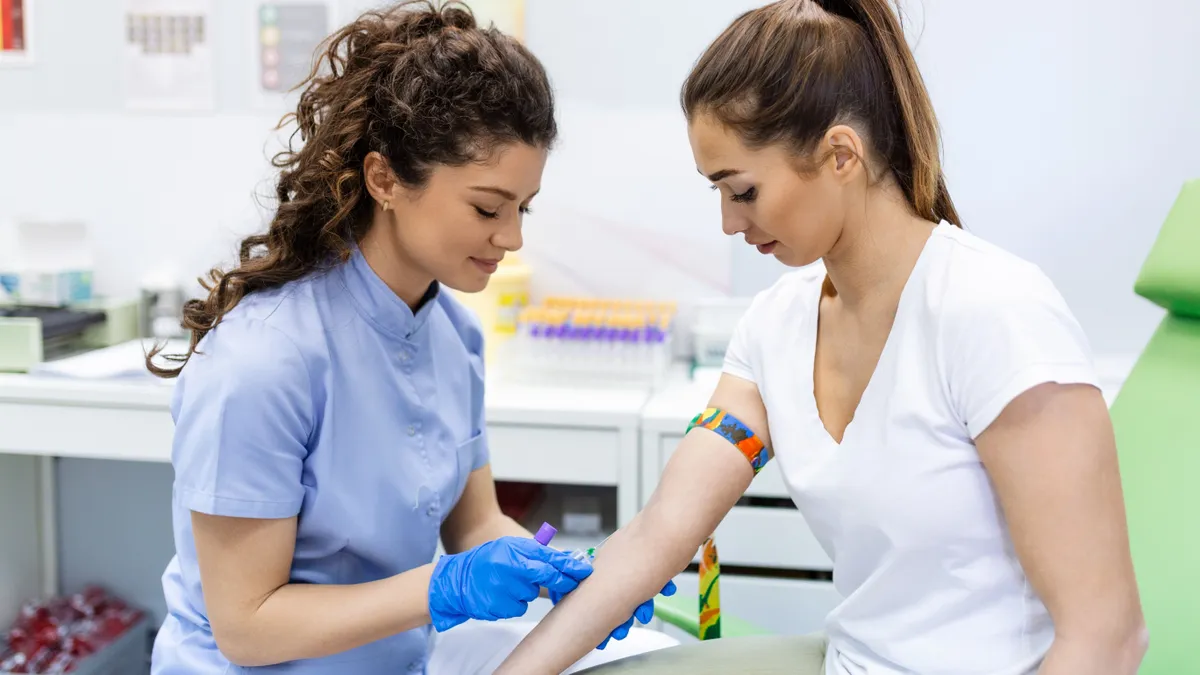 Ingyenes laborvizsgálatok 2026-ban: ezt írhatja ki a háziorvos