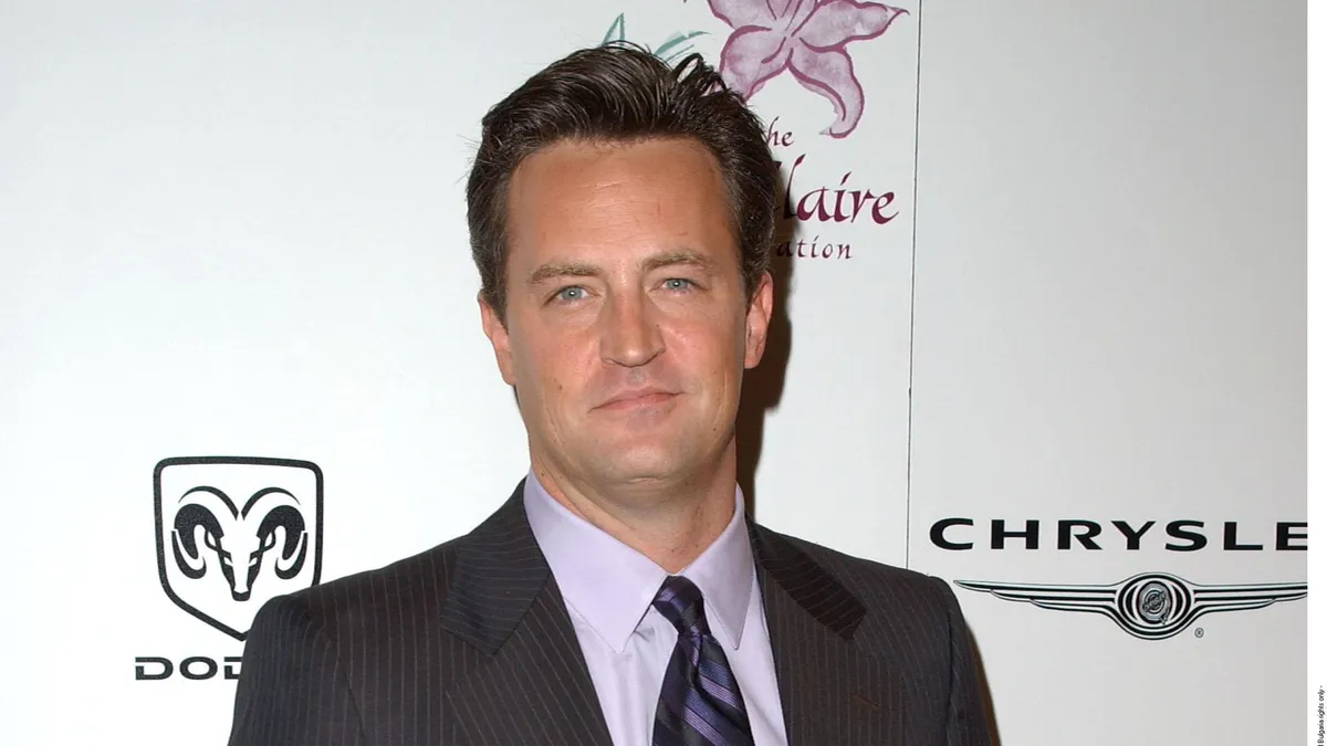 Matthew Perry édesanyja kiakadt a néhai színész asszisztensére