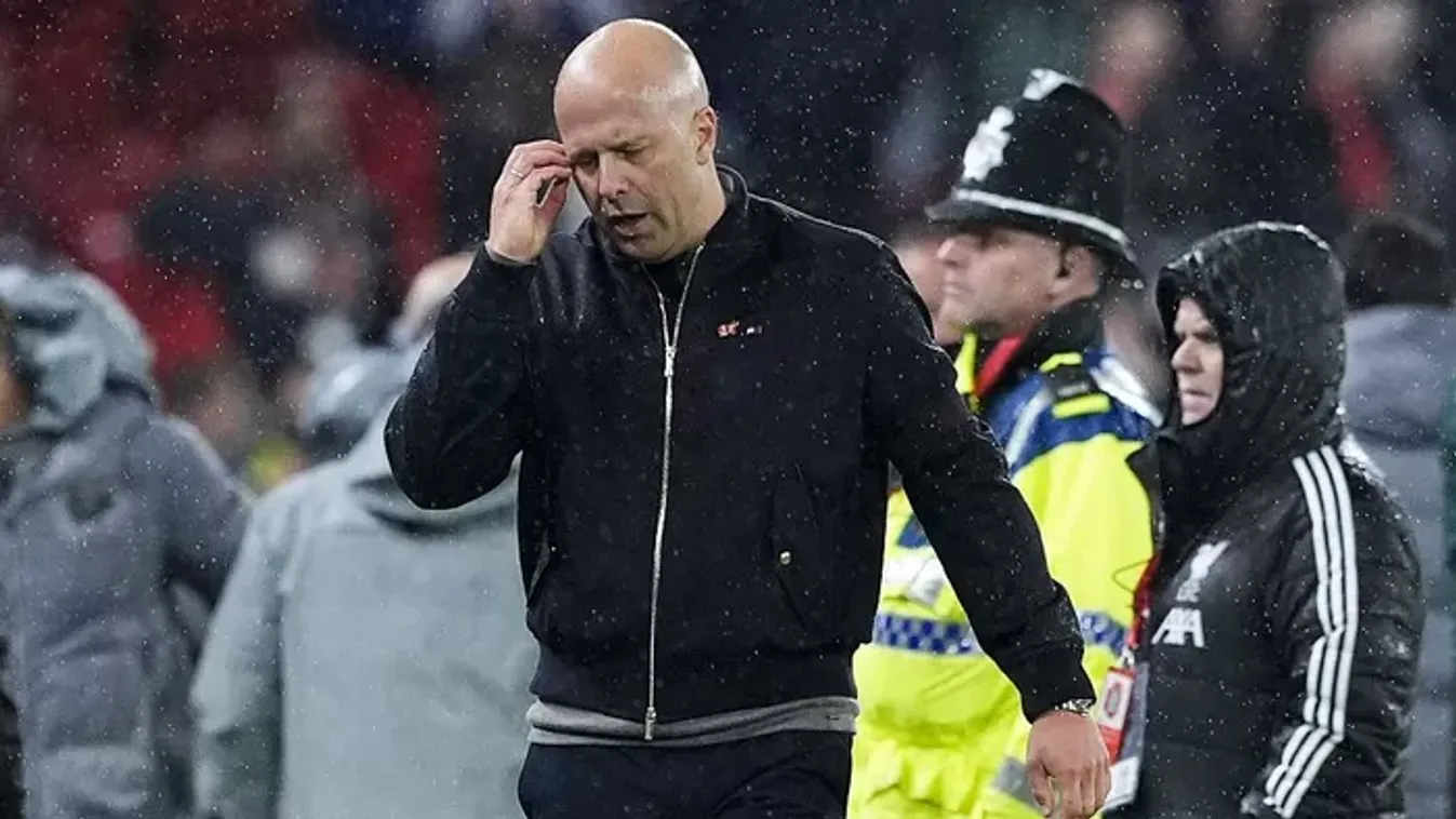 Arne Slot nem szégyellte kimondani, már csak ez maradt neki