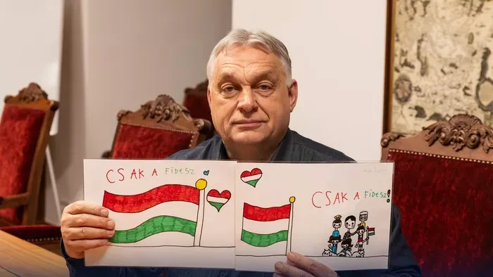 Kedves ajándékot kapott Orbán Viktor