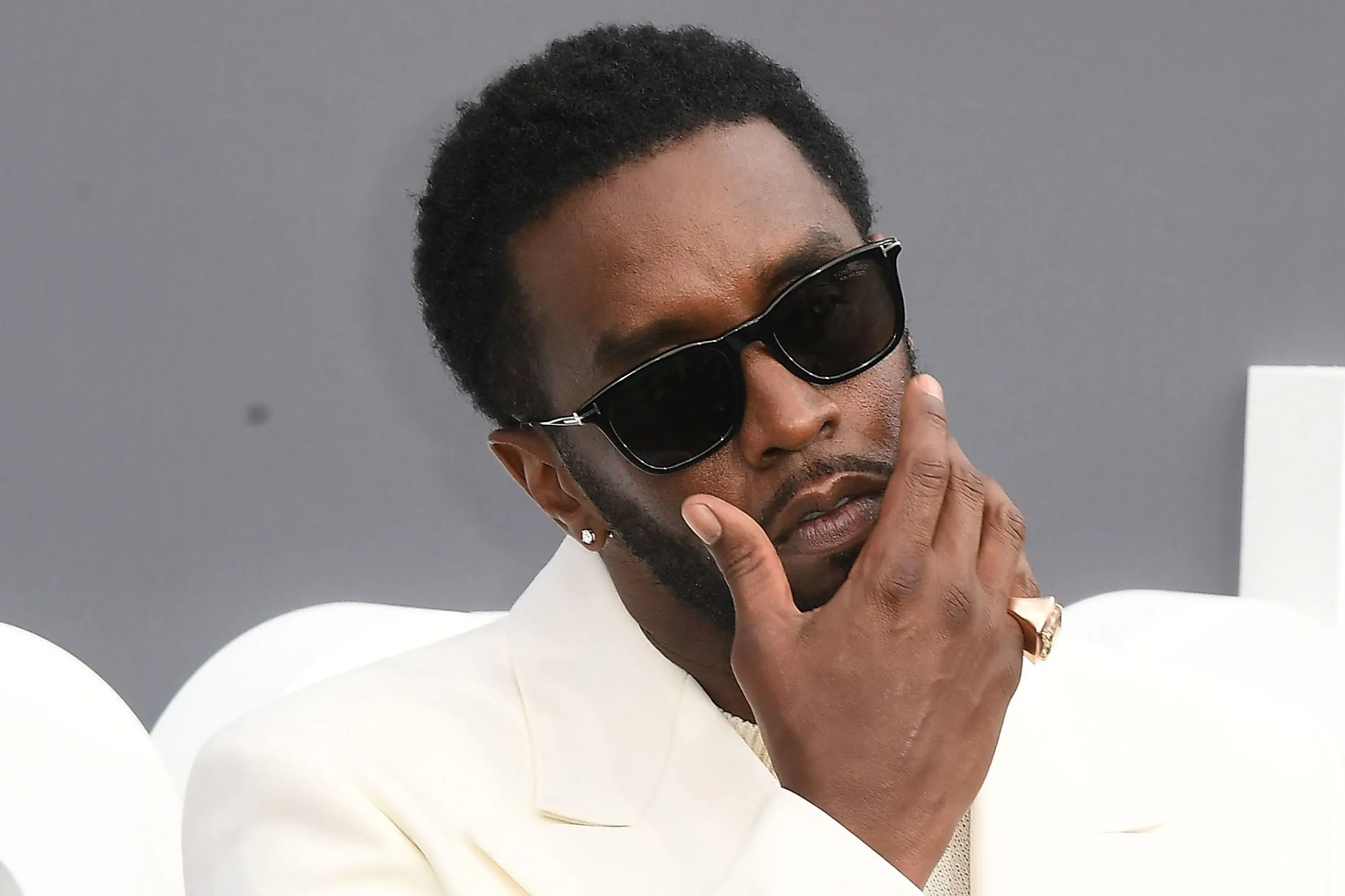 Diddy rehabilitációs programokkal csökkenti a büntetését