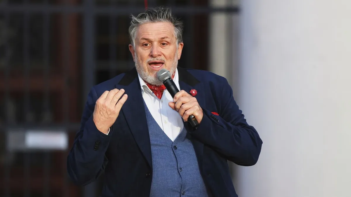 Lagzi Lajcsi különleges produkcióval készült, édesanyja két kedvencét adta elő.