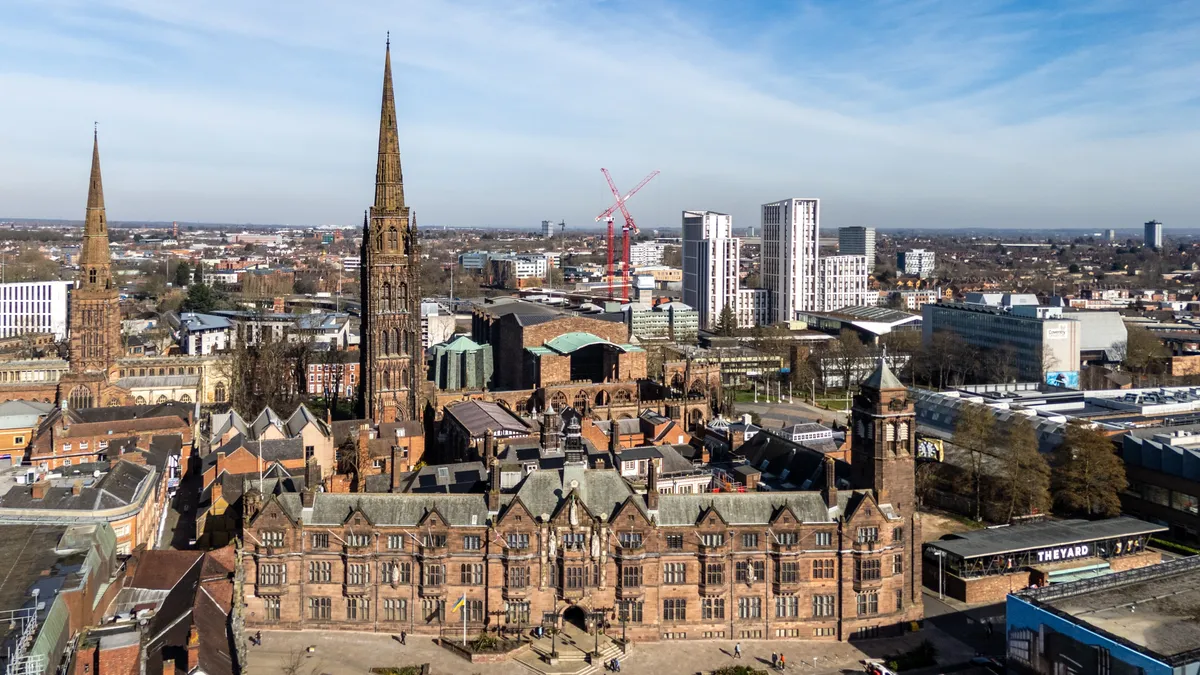 Az angol Coventry a magasból fotózva.