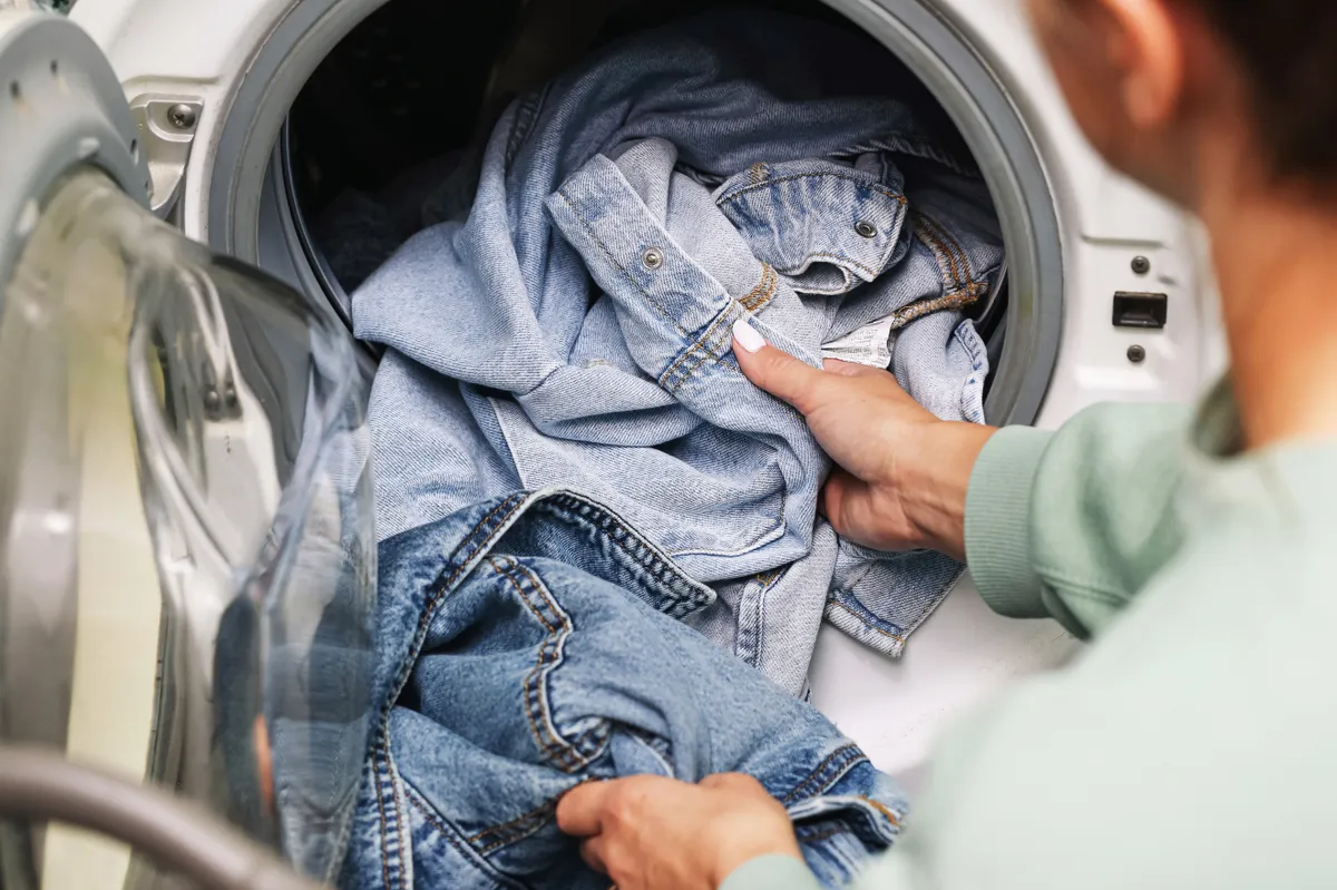 Mosási bakik közé tartozik, ha túl sok ruhát teszel a gépbe.