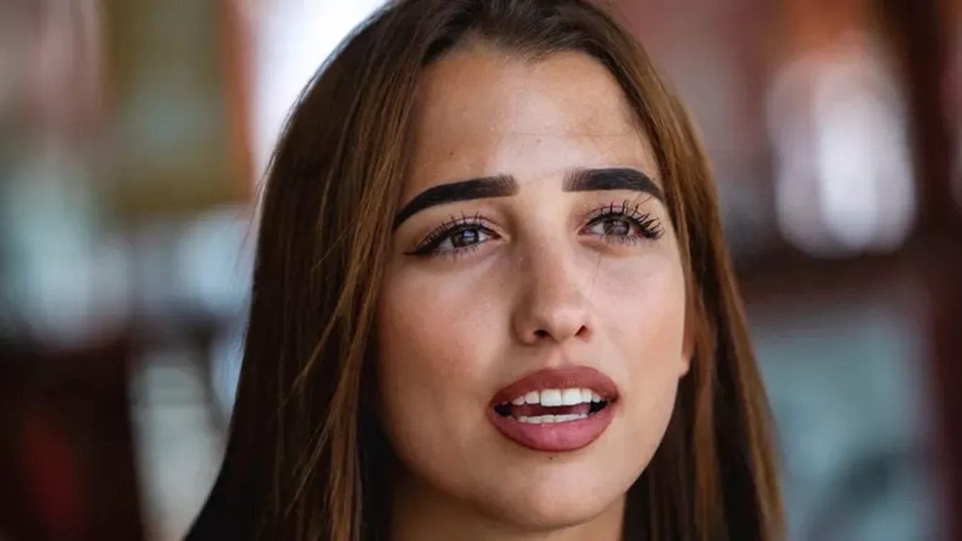 Elege lett Schóbert Larának: „Senkire nem tartozik a magánéletem”