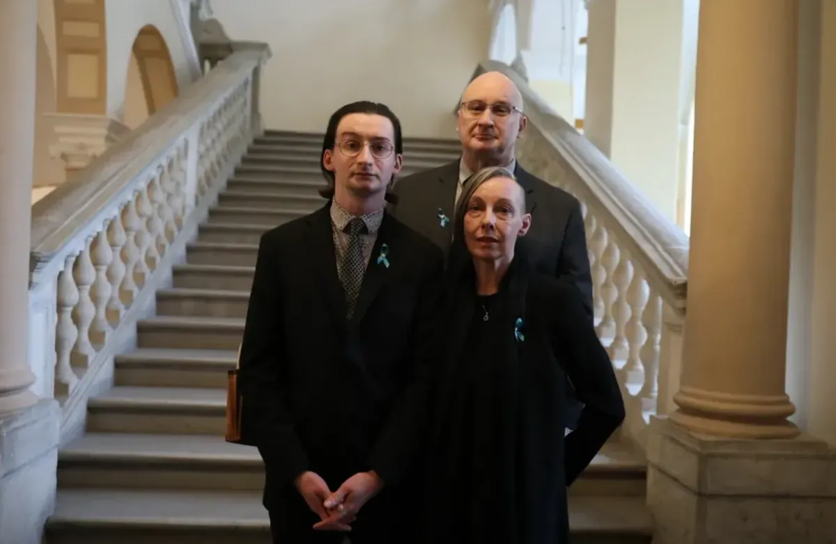 Mackenzie Michalski családja az első tárgyaláson.