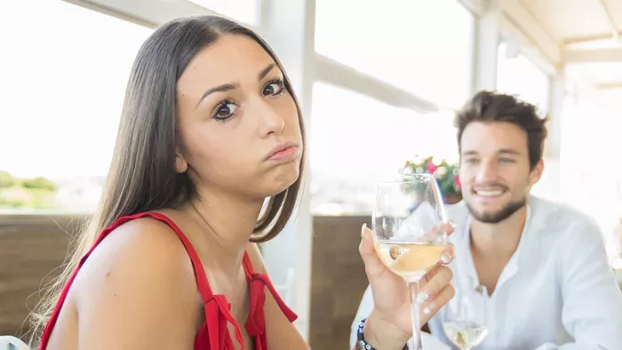  Floodlighting, az első randi rejtett vörös zászlója