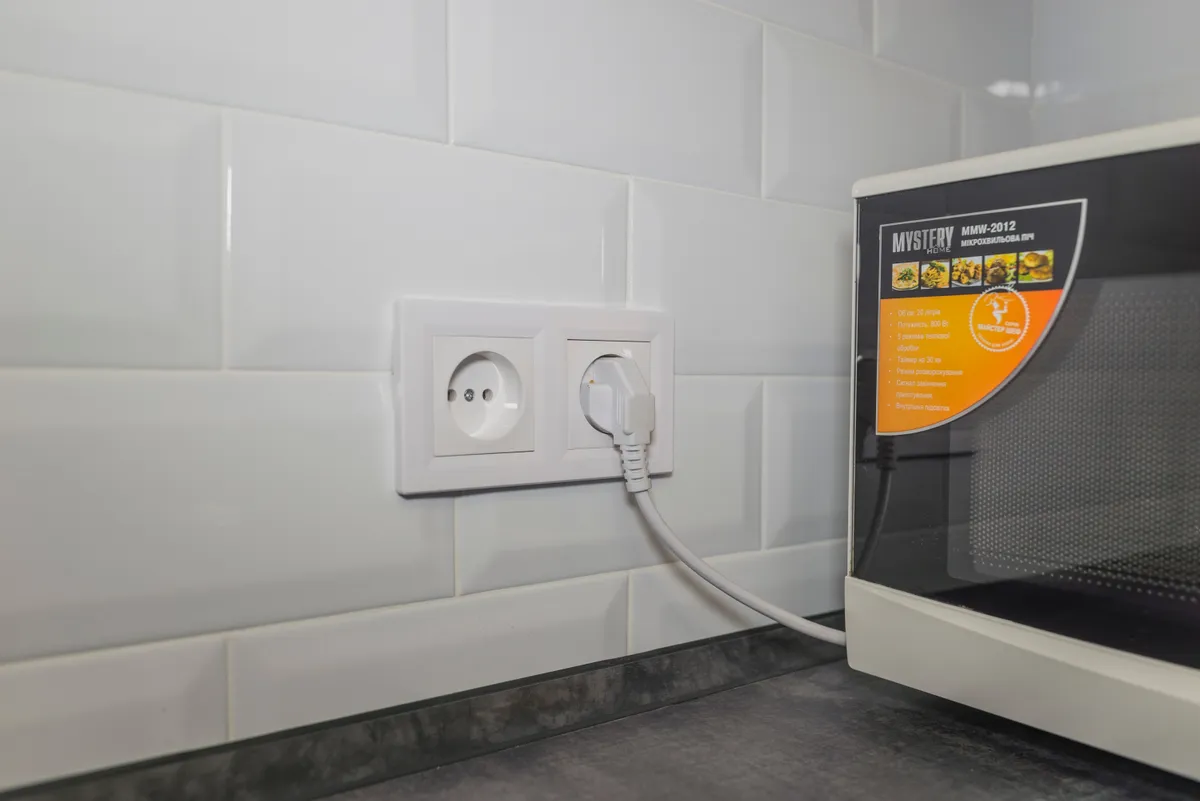 Spórolást nehezítő bedugott mikró