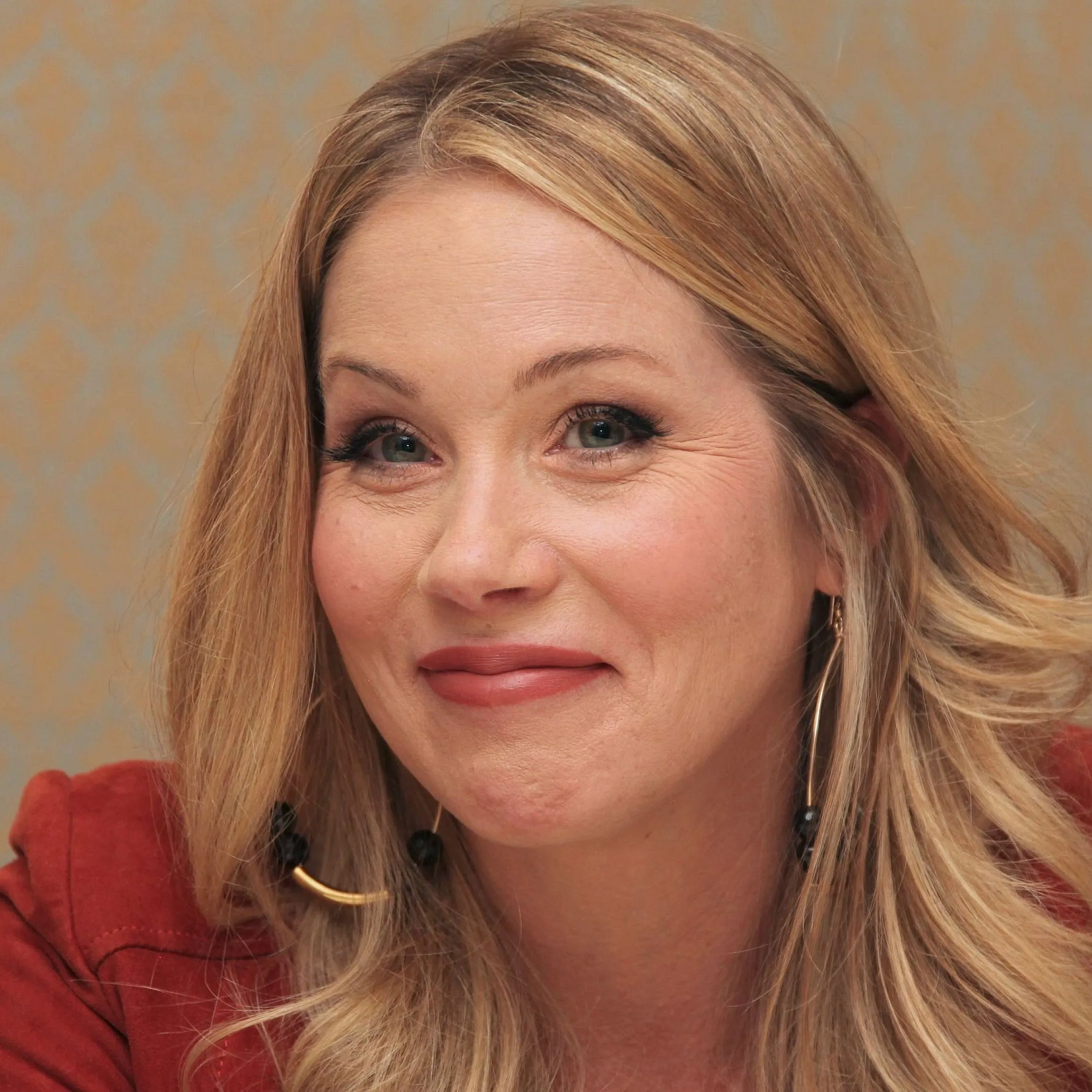 „Talán nem lesz holnapja” – Pokoli a helyzet! Christina Applegate ilyen állapotban szenvedhet a kórházban