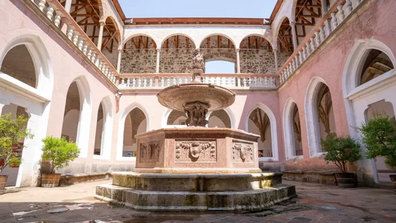 Királyi luxus a Dunakanyarban – Ezért válaszd Visegrádot a tavaszi szünetben