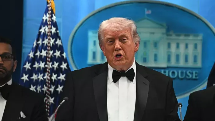 Így menekítették ki Donald Trumpot a lövöldözés után