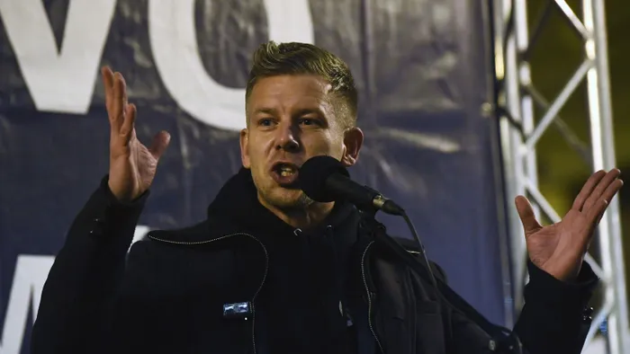 Zárt ajtók mögött készül a háborúra Magyar Péter