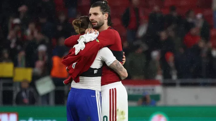 Szoboszlai teljesen új mezt kapott, fotókon a nagy találkozá