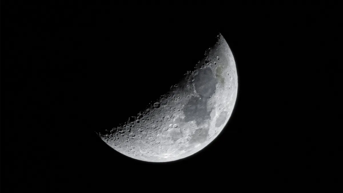 Növőhold fázisa a személysiégtesztben.