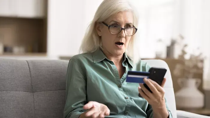 Százezreket bukott az encsi nő egyetlen SMS miatt