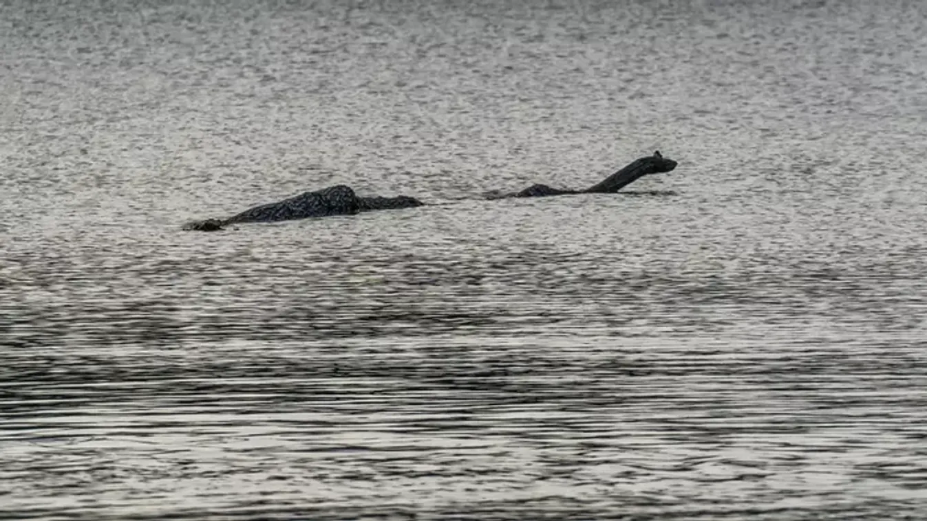 40 méteres árnyék követett egy hajót a tavon – A szemtanúk állítják, hogy visszatért a vízi szörny