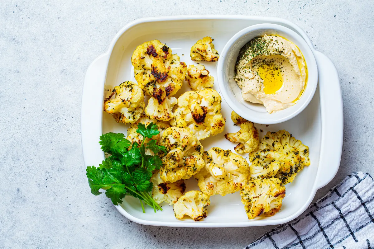 Sült karfiol és karfiol hummusz