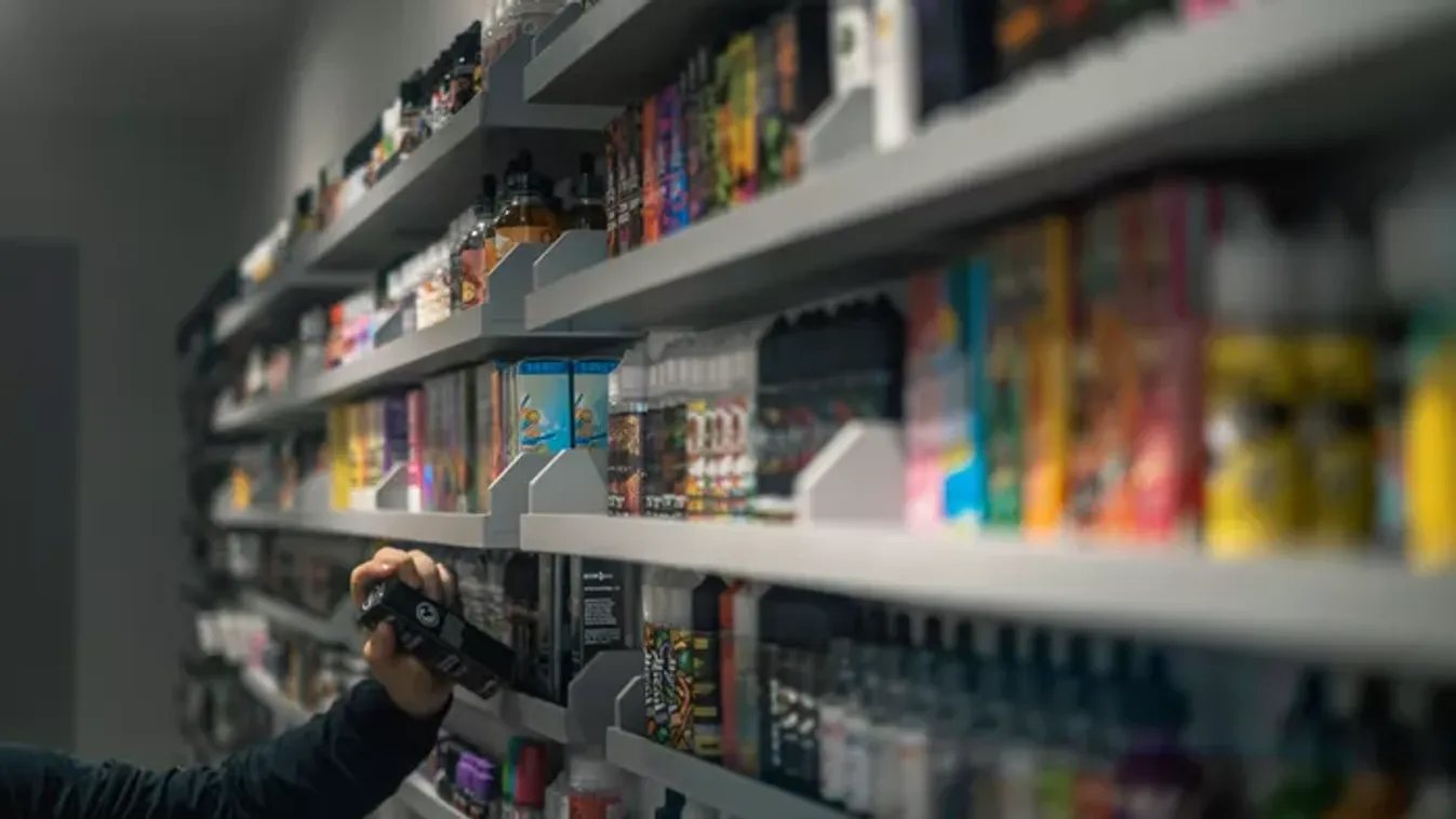 Nyolcszor küldték el az orvosok, hogy nincs baja: most az életéért küzd a 22 éves lány