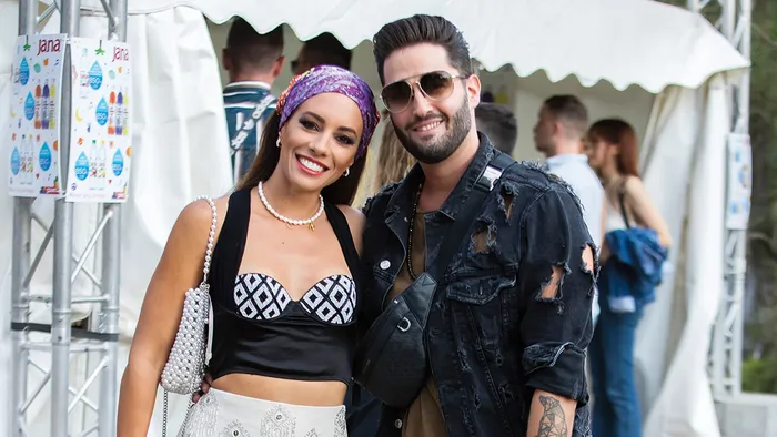 A padon ülve mutatta meg formás combjait Király-Virág Anita