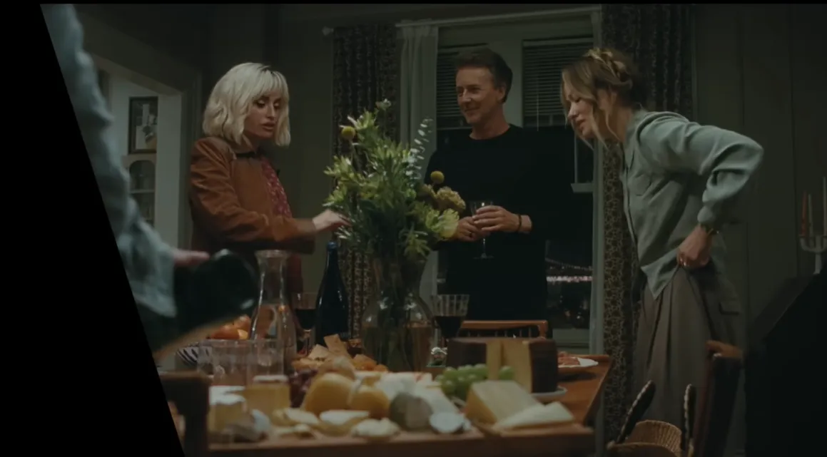 Penélope Cruz, Edward Norton és Olivia Wilde a The Invite film egyik jelenetében.