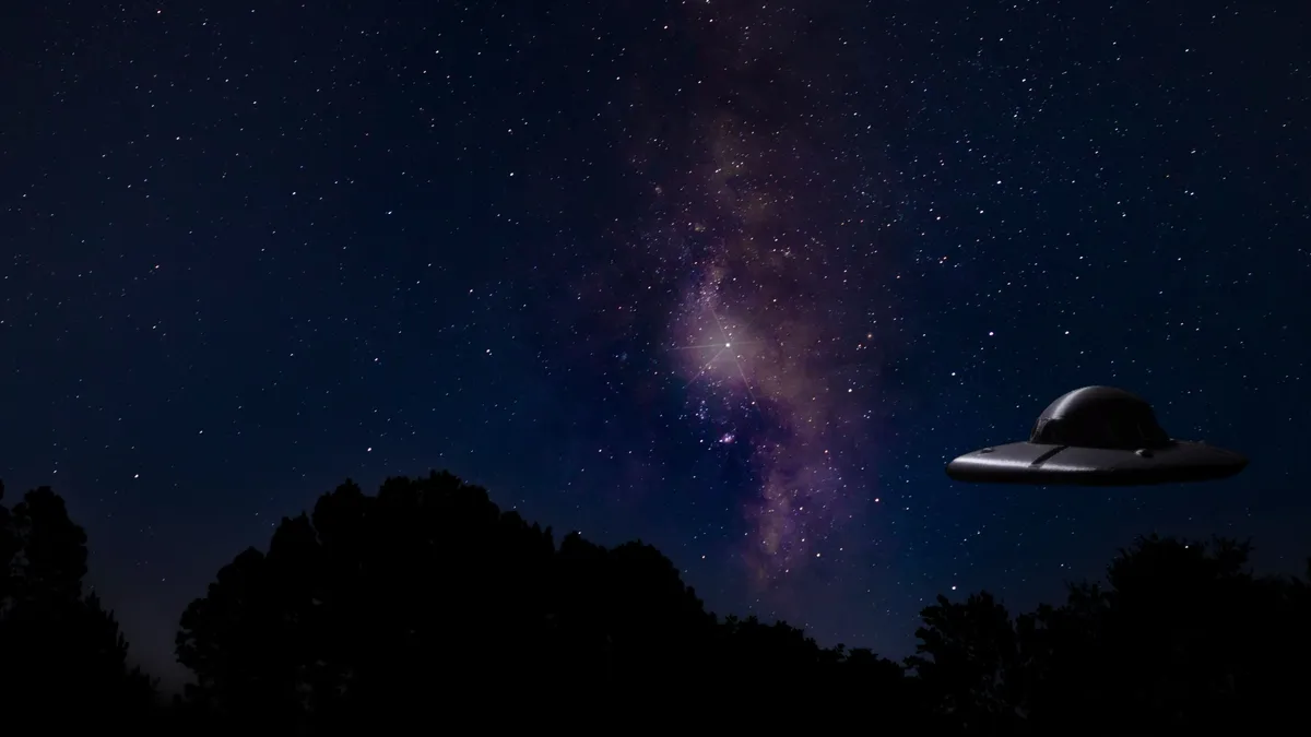 UFO jelent meg az égen