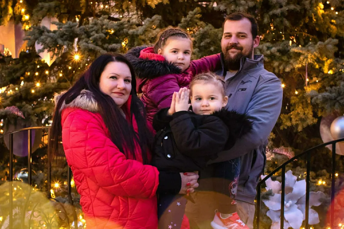 Itt még nem tudták, hogy Lara nagyon beteg. Alig várják, hogy újra együtt lehessen a család