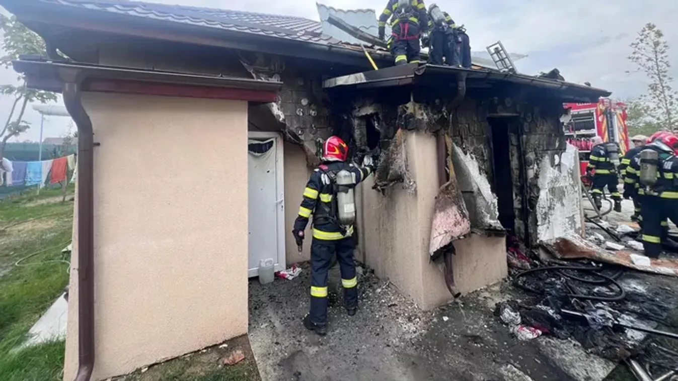 Égve hagyhatta a gyertyát, férfi szénné égett holttestére találtak a kigyulladt házban