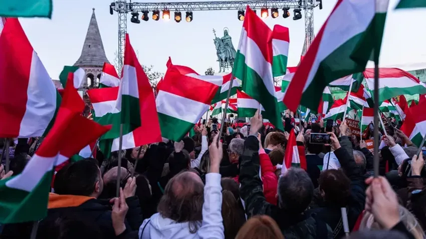 Gigantikus embertömeg kíváncsi Orbán Viktorra Budapesten