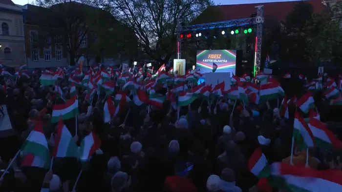 Van itt lelkesedés, így fogadták Orbán Viktort Szentesen