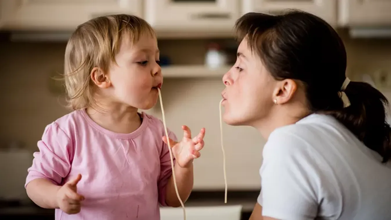 A horoszkóp szerint ők a legerősebb szülő-gyermek duók – Vajon ti is közéjük tartoztok?