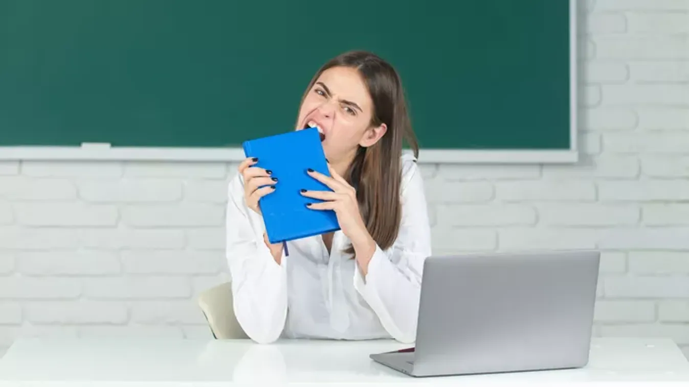 Bizarr betegség: naponta több füzetet is felfalt a tinilány