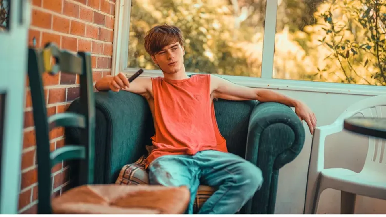 „Anya, ez tök ártalmatlan” – minden negyedik gyereknél ott a vape