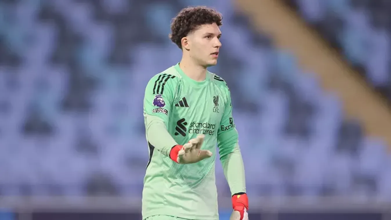 Spanyol sztárcsapat vinné a Liverpool magyar kapusát