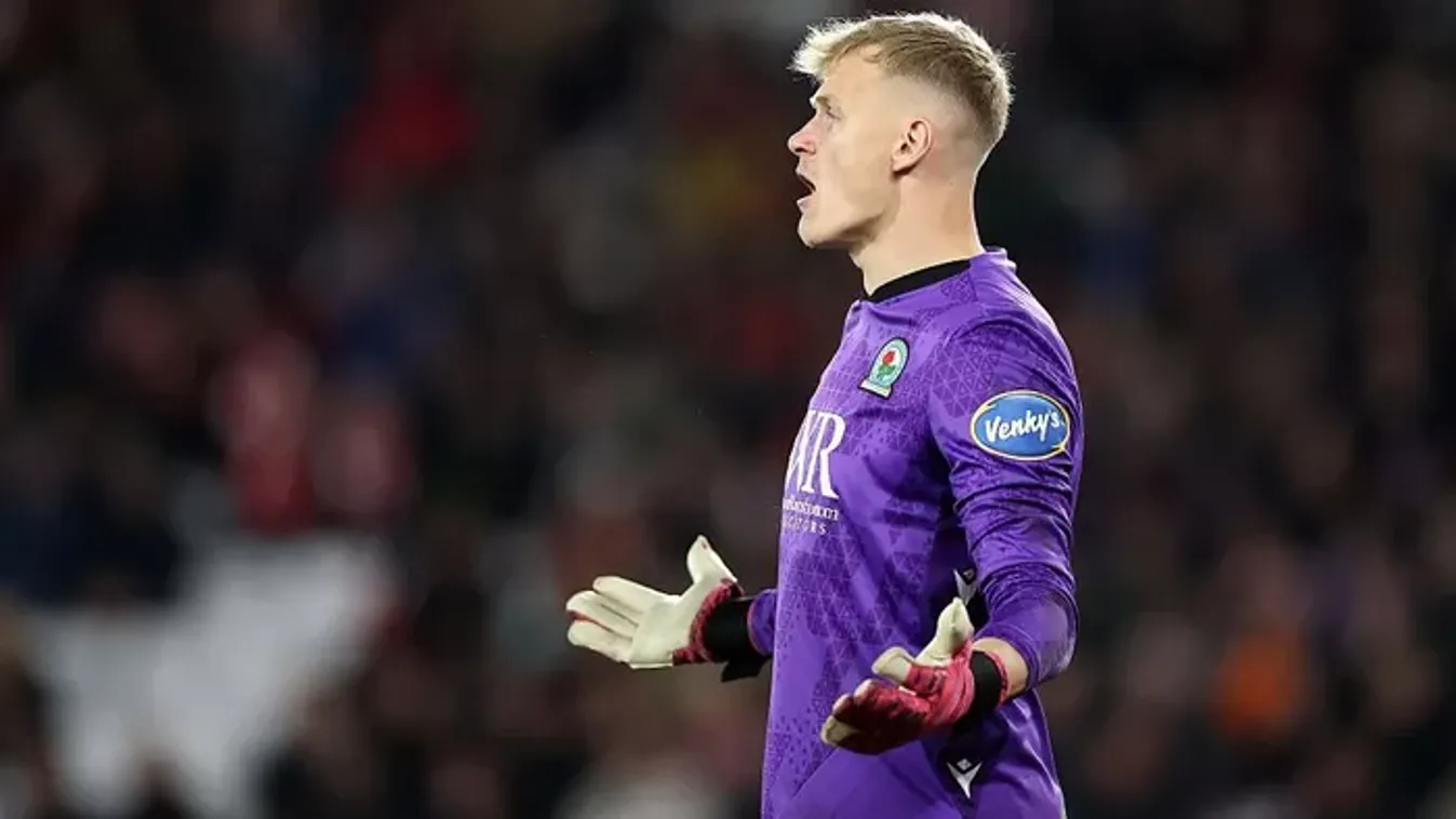 Szoboszlai után neki sem sikerült, angol csodacsapat sokkolta a magyar válogatott kapusát