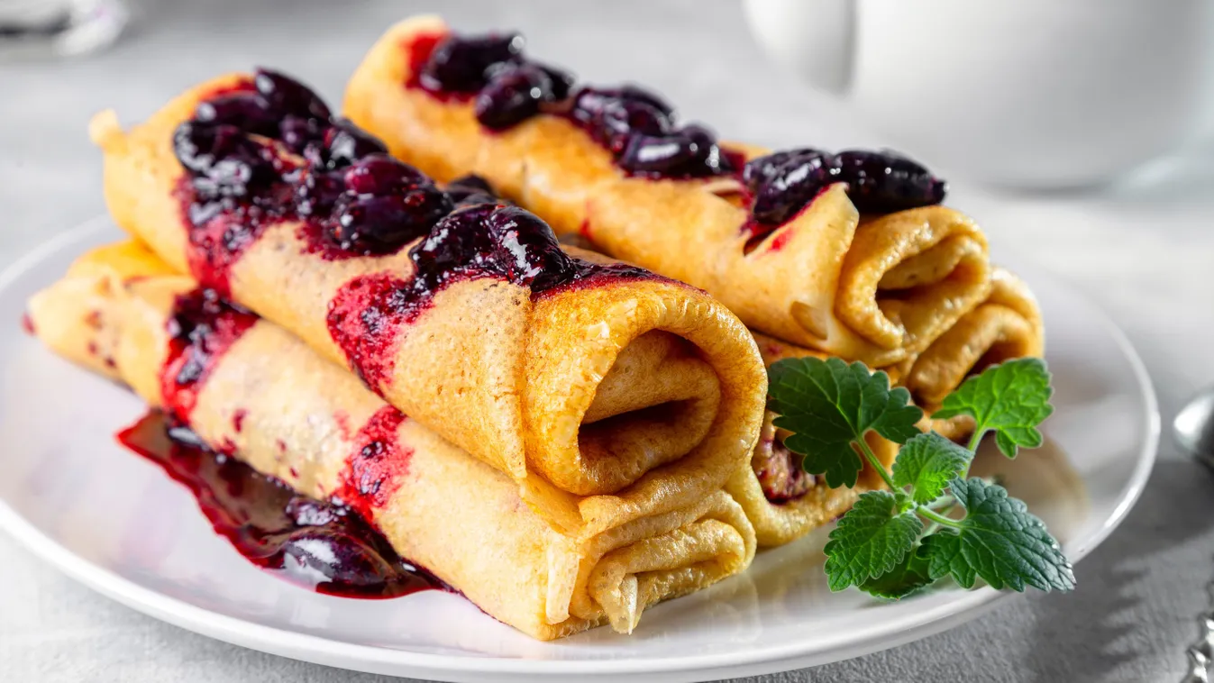 Palacsinta recept gyümölcslekvárral.