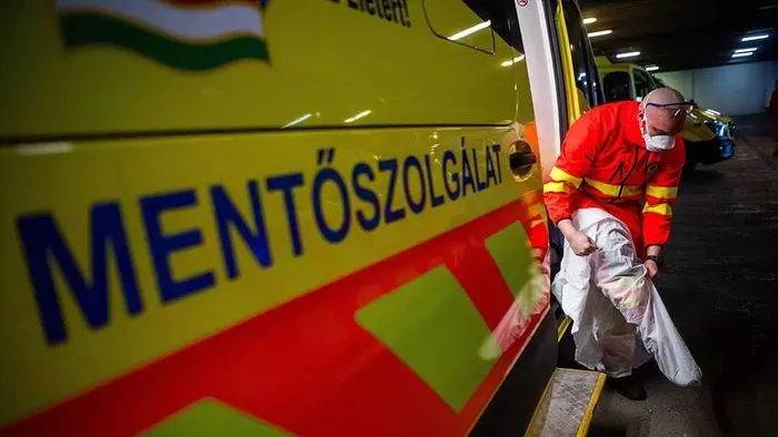 Összeesett a sportcsarnokban: perceken múlt az élete