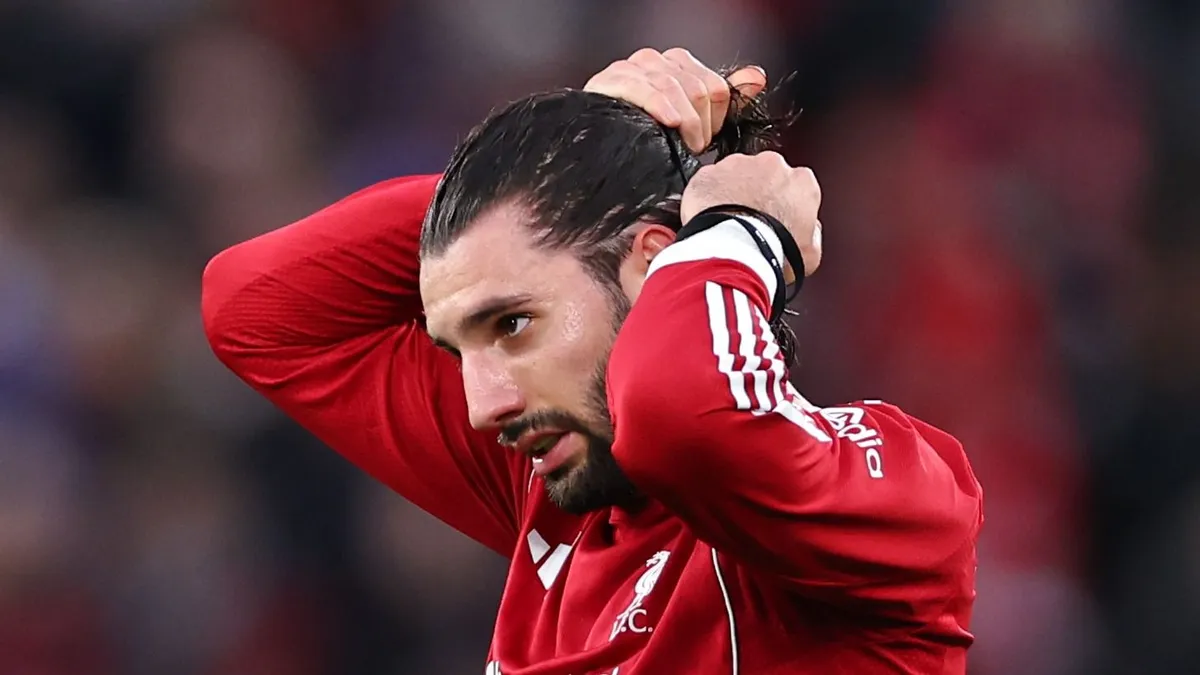 Szoboszlai Dominik haja egyre hosszabb, meg is rángatta egy ellenfele 