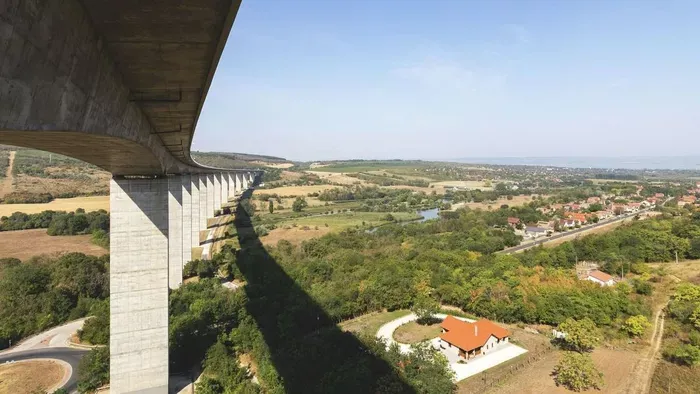 Tragikus haláleset történt a kőröshegyi völgyhídon