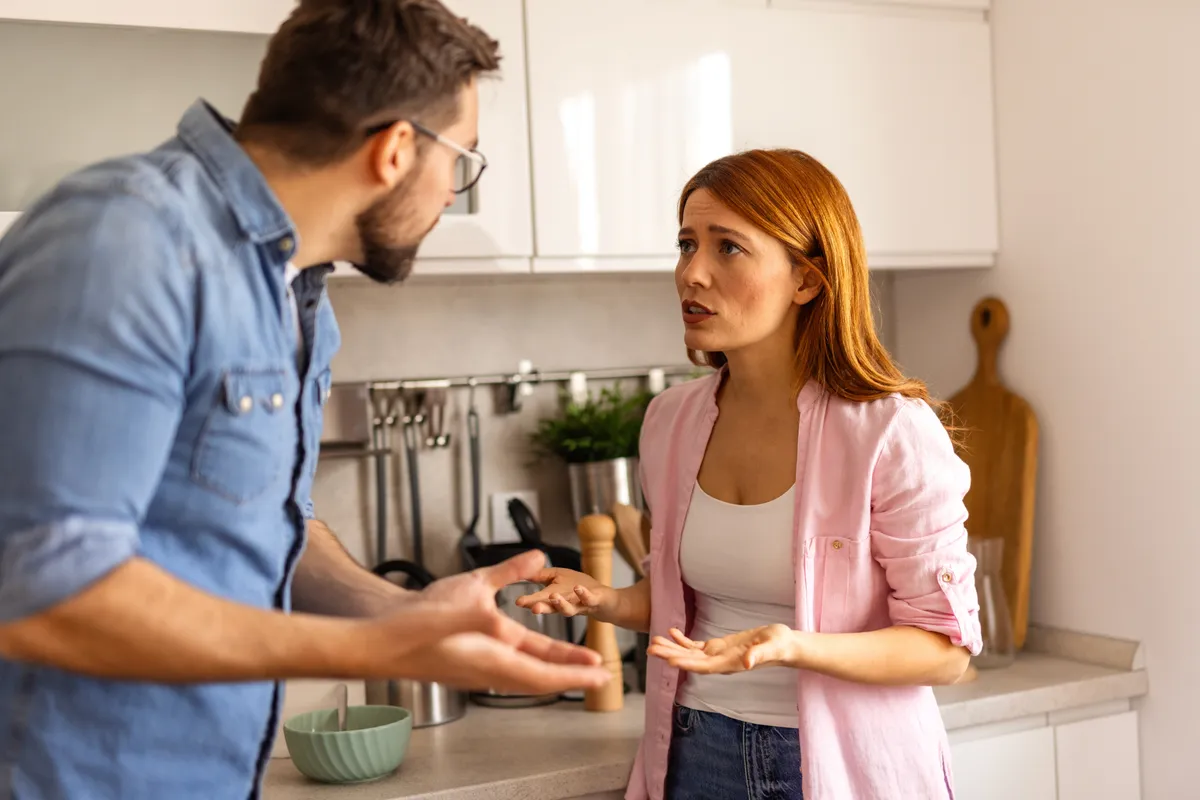 A személyiségteszt alapján veszekedő pár, mert az egyikük önző.