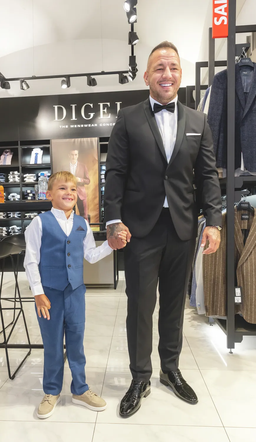 Curtis és kisfia igazán jól festettek a tavaly nyári esküvőn.