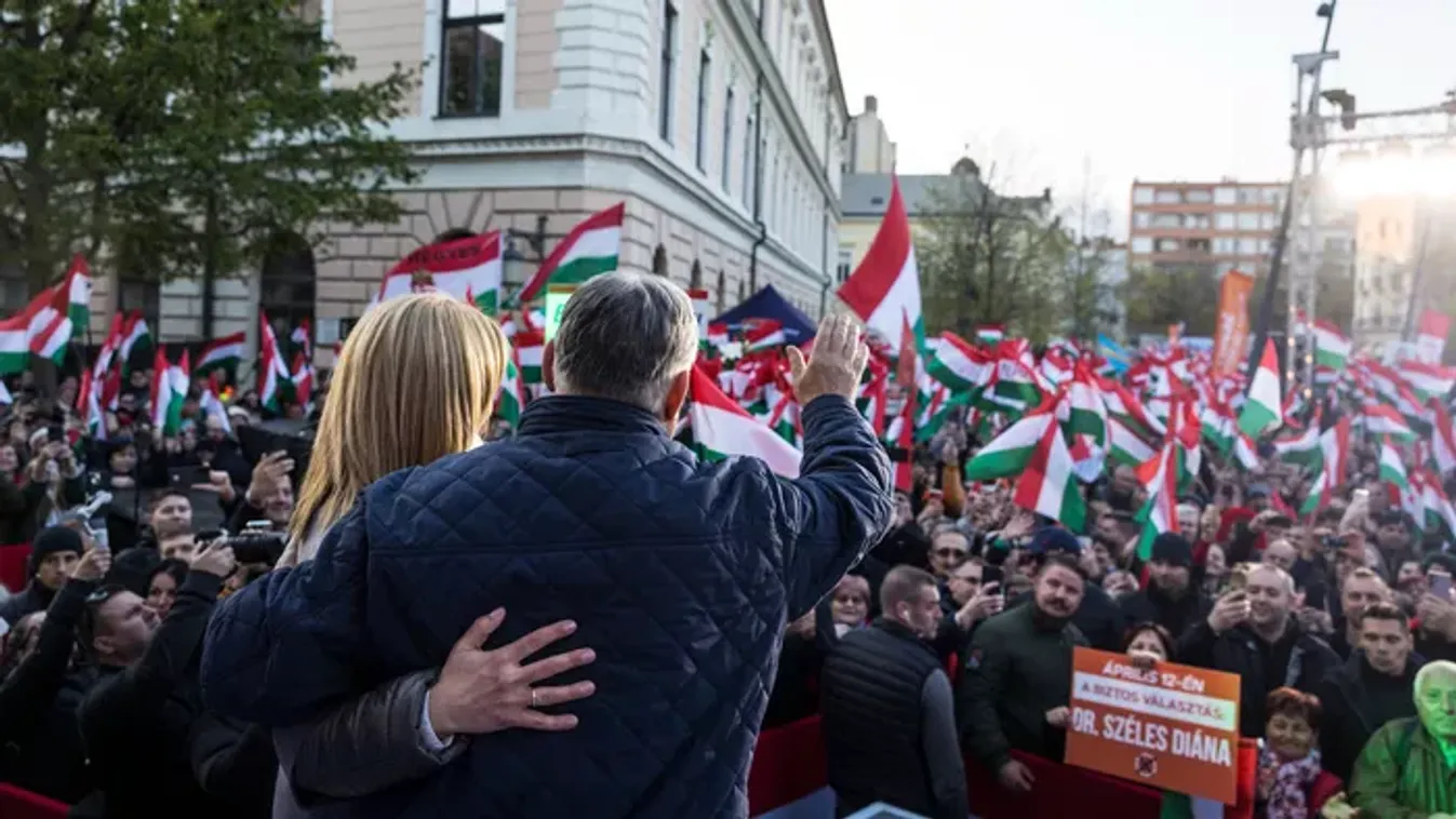 Hatalmas tömeg és magyar zászlók a kézben: így nézett ki Orbán Viktor országjárásának debreceni állomása