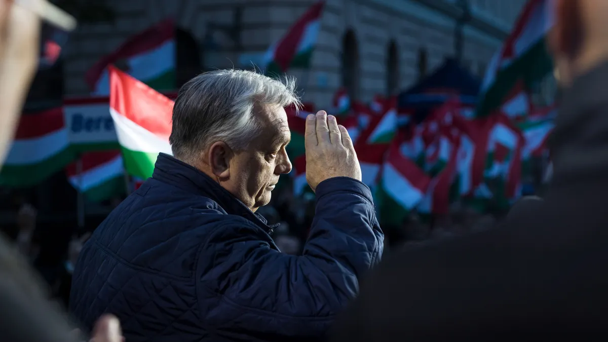 Orbán Viktor: Puncs mignon a fradistákkal