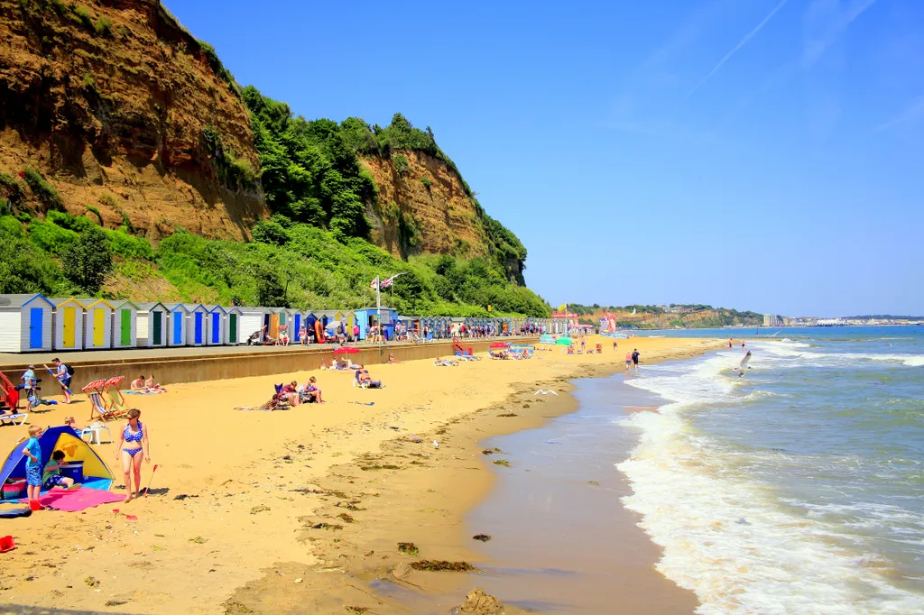Az eldugott Hope Beach, amely Anglia legnapsütötte településének, Shanklin-nek a kedvenc strandja. 