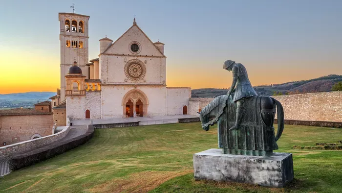 800 év után felnyitották a kriptát, megdöbbentő, kit rejt