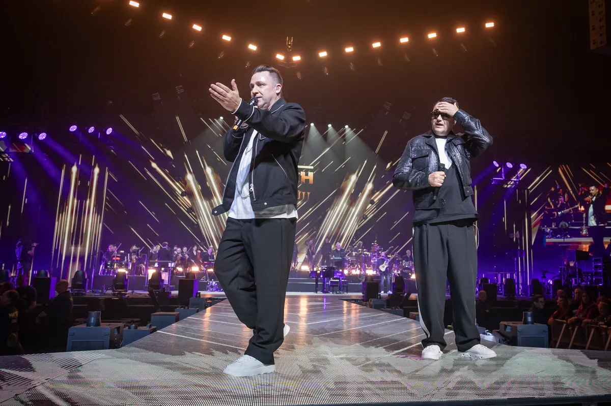 V-Tech óriási bulit csapott, a látványos koncerten rengeteg sztárvendég lépett fel.