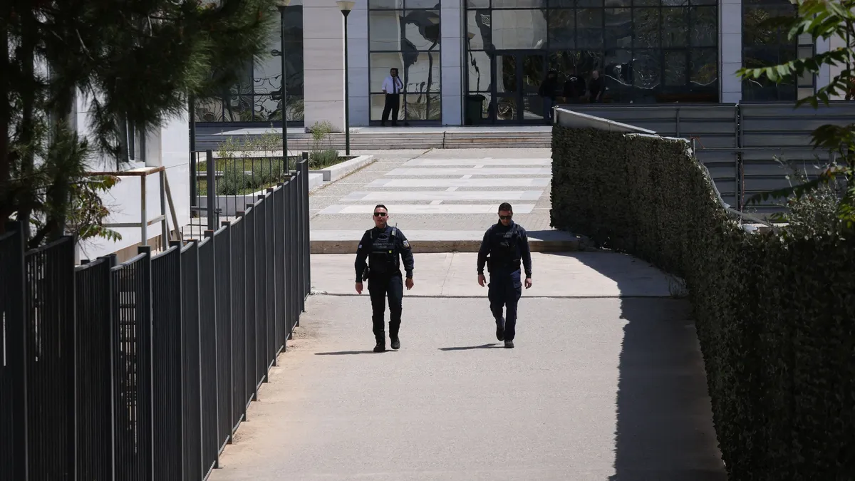 Lövöldözés Athénban: elfogták a 89 éves elkövetőt, megdöbbentő részletek derültek ki