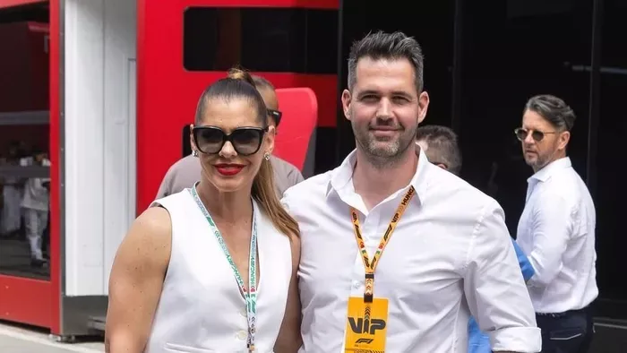 Dér Heni igyekszik minden fronton helyt állni