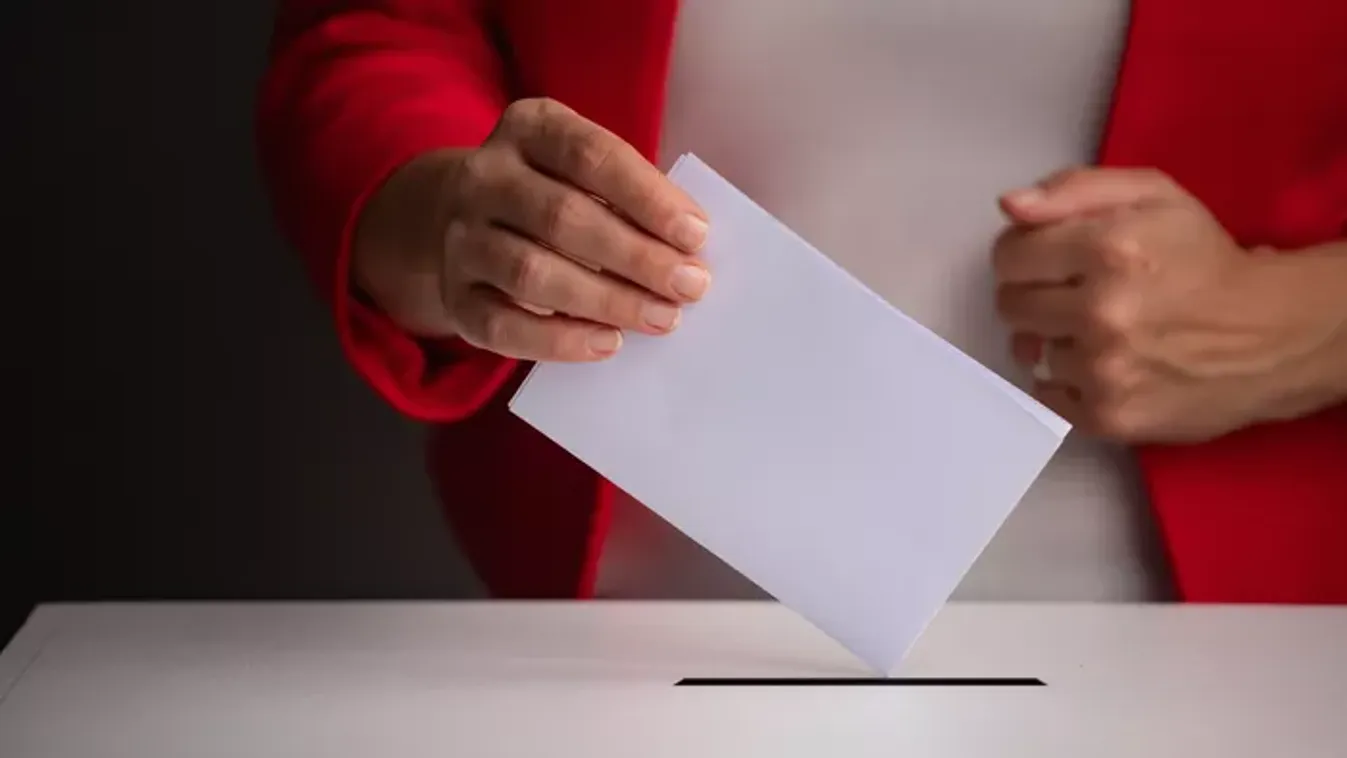 6 órakor megnyitottak a szavazókörök, megkezdődtek a választások