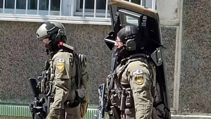 Kelenföldi túszdráma: sosem látott fotók az akcióról